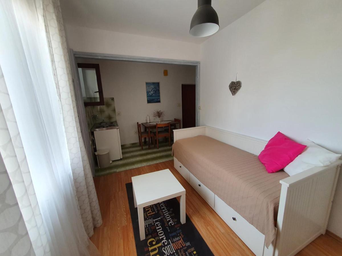 Aenona Sunny Apartment Vrsi Exterior foto